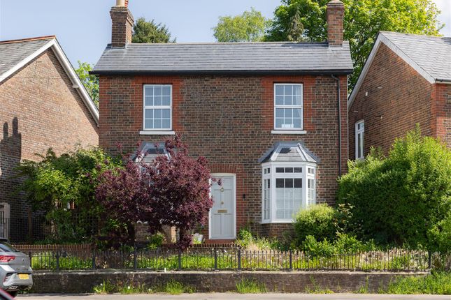 Thumbnail Detached house for sale in Somerset Road, Redhill