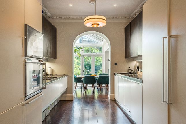 104 Hereford Road, London photo 2