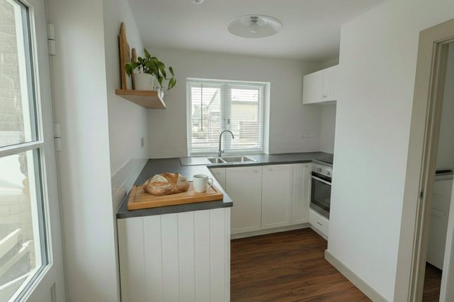 2 Wash Common Farm Cottages,, Enborne Street, Newbury photo 3