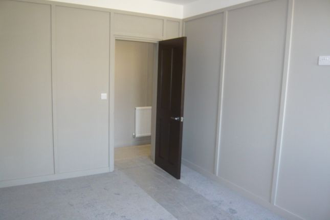 Flat 4 The Millstone, Westgate, Doncaster photo 5