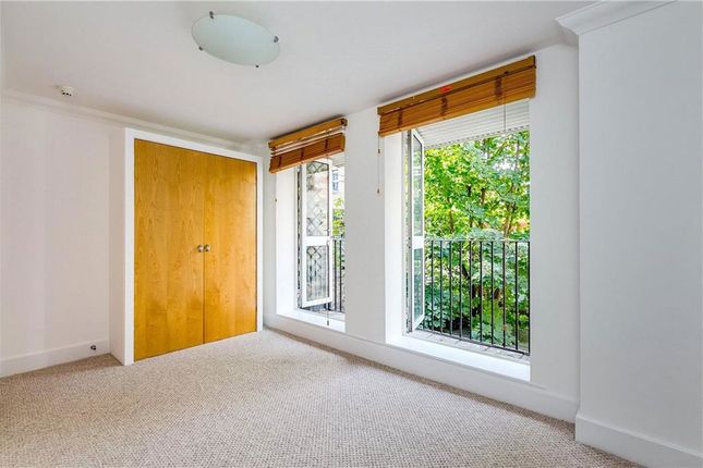 Apartment 1, Gallery Court, London photo 3