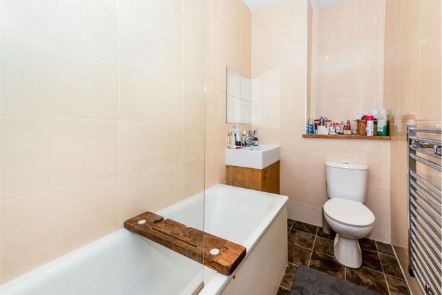 Flat 2, 6-8, East Street, Epsom photo 3