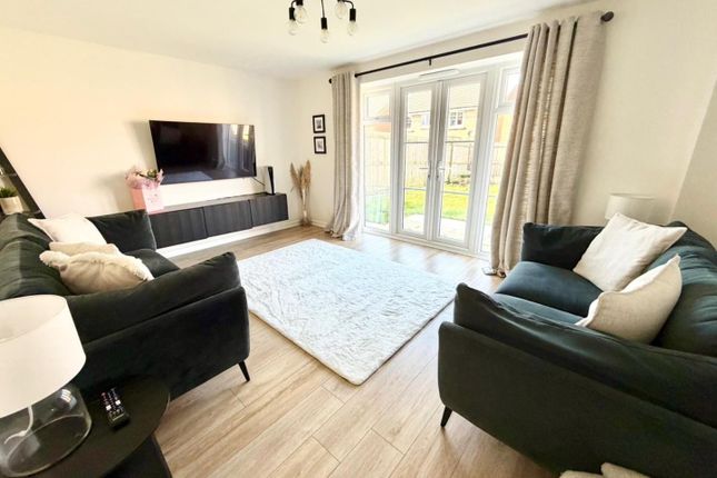 18, Snapdragon Way, Middlesbrough photo 3