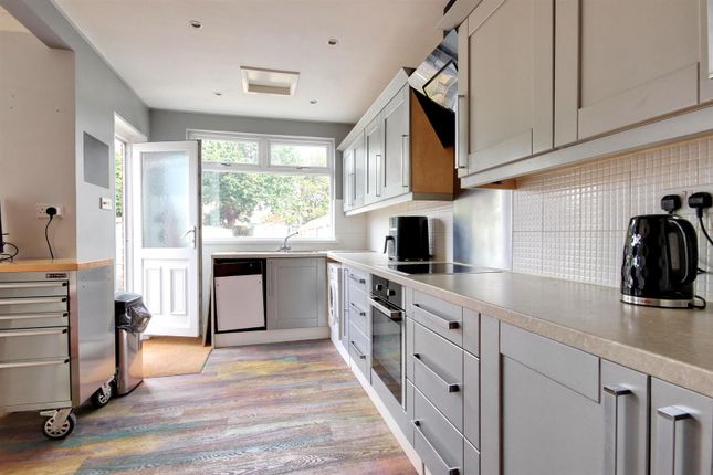 25, Wascana Close, Hull photo 4
