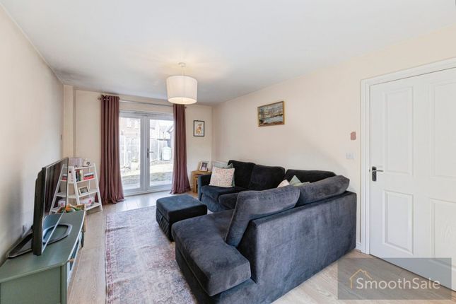 1, Juniper Drive, Bedford photo 4