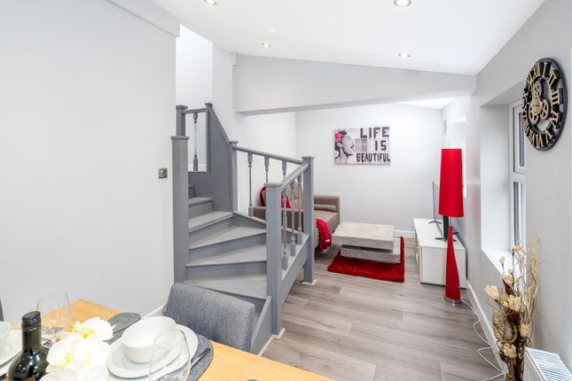 4B, 4 Ceadmon road, London photo 4