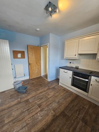 first floor flat , clifton rd , Llandudno photo 2