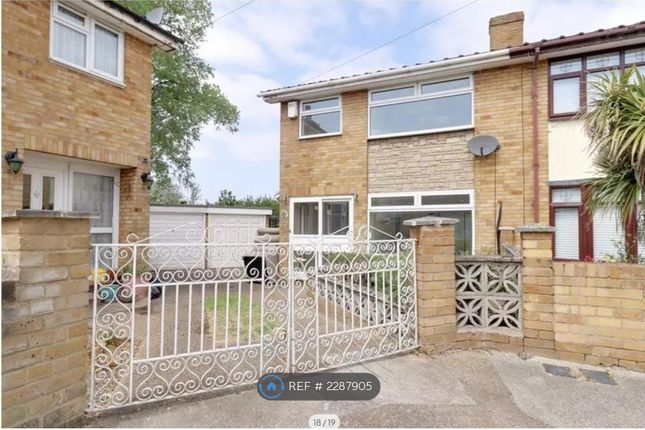 Palmerston Road, Rainham photo 2