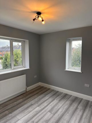 Semi-detached house to rent in Rockley Road, Luton