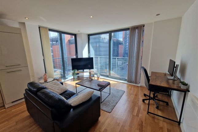 Flat to rent in Pearl House, 2 Lower Ormond Street, Manchester M1