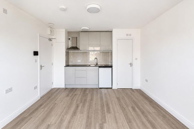 Studio 1, 51, Stag Lane, Edgware photo 3
