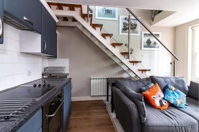 111b West Street, Faversham photo 2