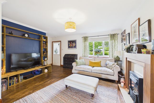 34 Kilmore Grove, Coatbridge photo 3