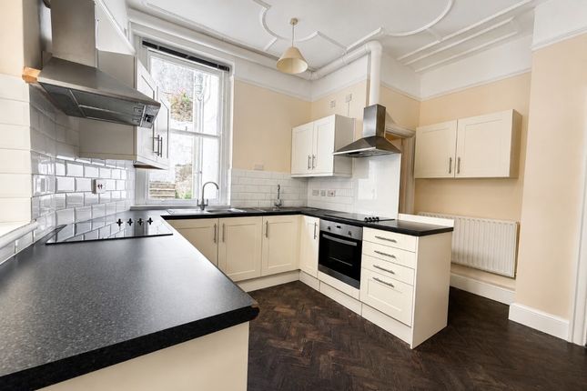 15 Buttgarden Street, Bideford photo 2