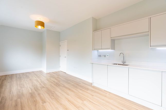 Flat for sale in The Willows, Oxford