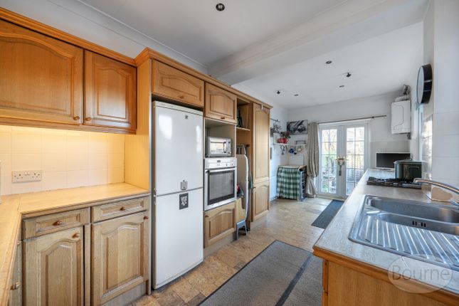 209, Portsmouth Road, Cobham photo 3