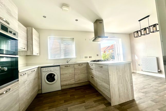 5, Lovejoy Close, Blackpool photo 5