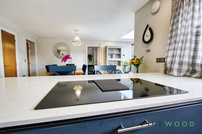 14 Mulberry Way, Chesterfield photo 4
