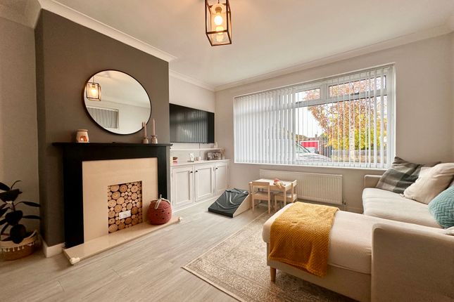 12, Gresham Close, Great Yarmouth photo 2