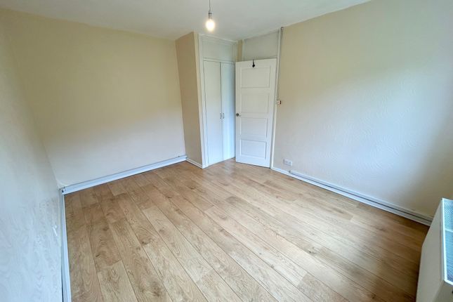 Flat to rent in Beacon View Road, West Bromwich