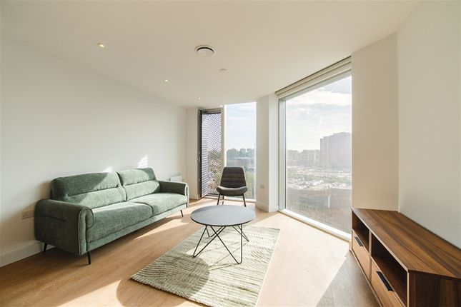 Flat 1007, 1007 Crown View, Victoria Riverside, Manchester photo 3