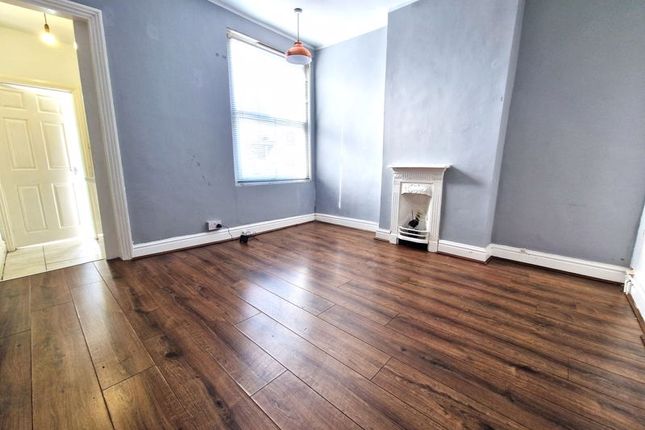 Thumbnail Flat to rent in Clarence Road, Rugby