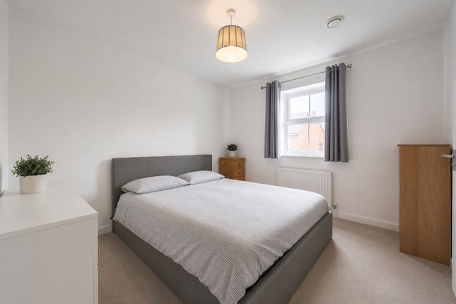 4, Hawkins Way, Hampshire photo 4