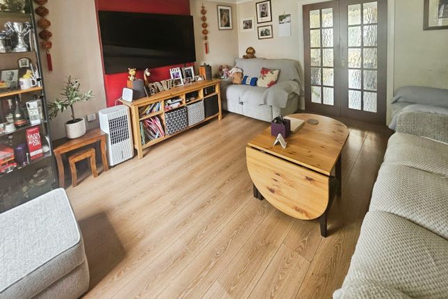 1, Chiltern Close, Liverpool photo 4