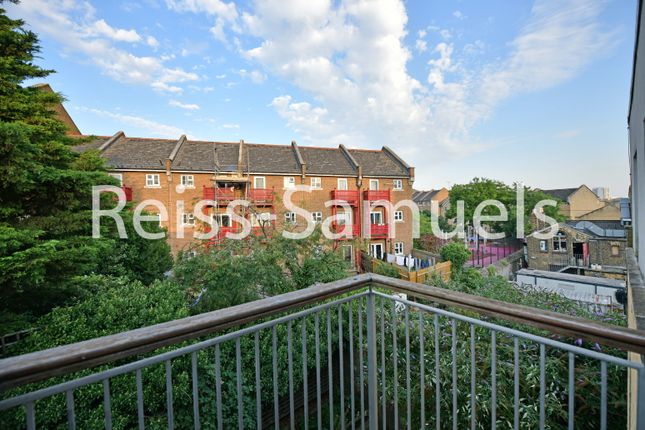 Helion court, , Isle of dogs, Canary Wharf, Docklands, London photo 4