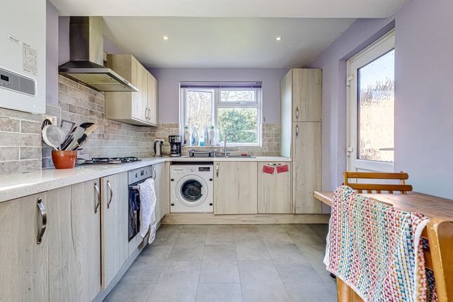 23, Macmurdo Road, Leigh-on-sea photo 3