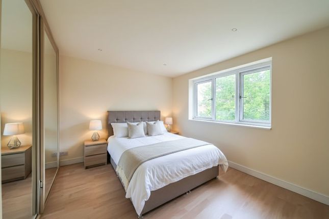 Flat 4, Courtenay House, Haslemere photo 2