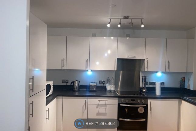 Flat, Jubilee Heights Parkside Avenue, London photo 3