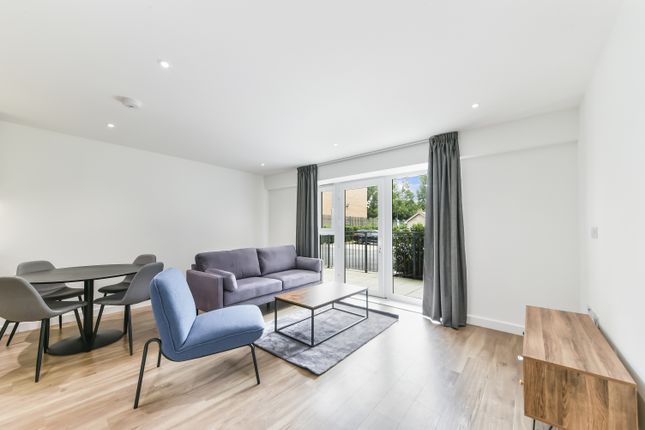 Flat for sale in Fairbank Apartments, Beaufort Park, Colindale
