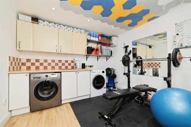 8, Liberty Close, Hertford photo 4