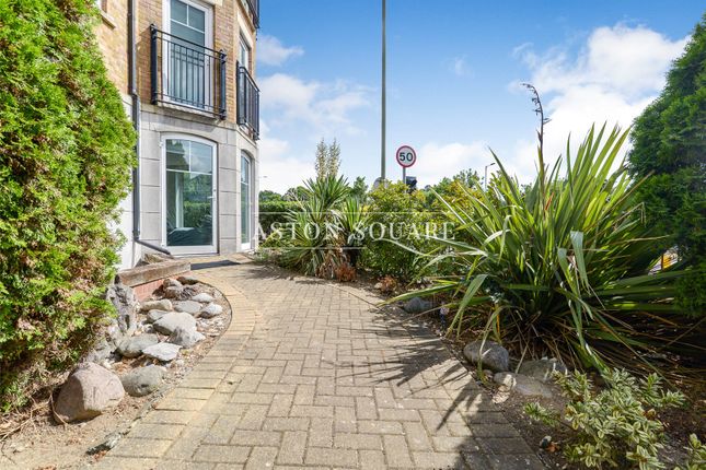Flat 4,, Chatteris Court, London photo 3