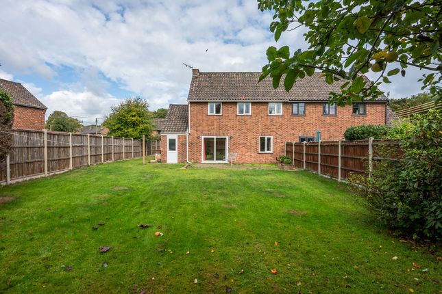 25 Buxton Close, Cromer photo 4