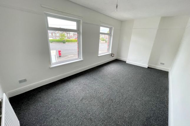 Thumbnail Flat to rent in Barry Road, Barry