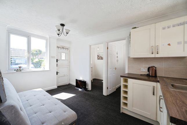 22, Fairlight Chalets, Hayling Island photo 4
