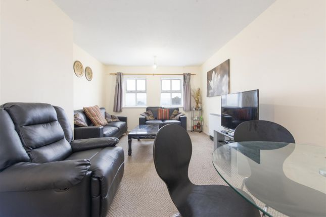 13, Angelica Drive, London photo 3