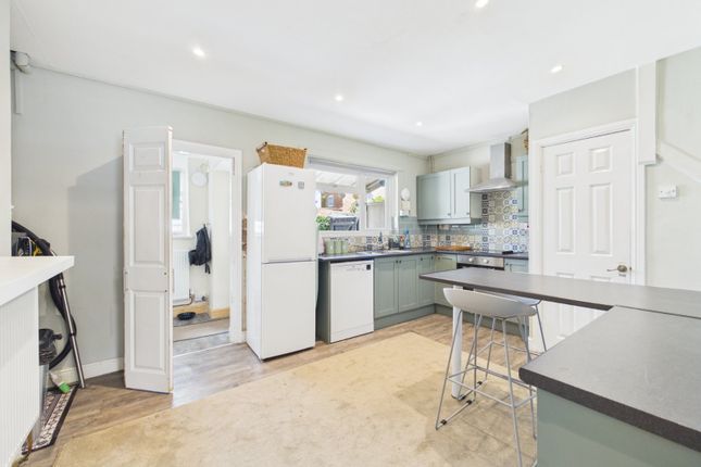 10, Graham Road, Worcestershire photo 3