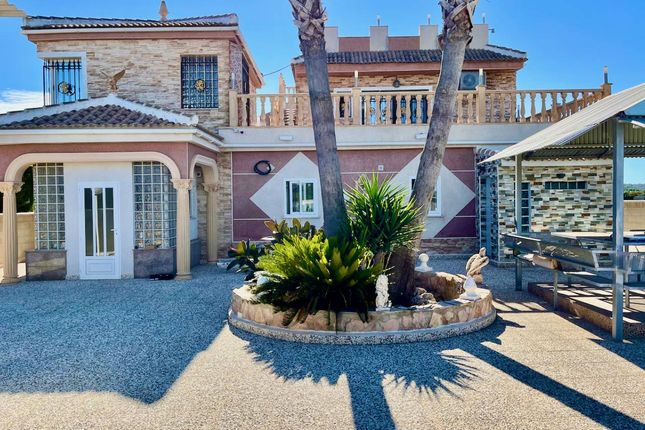 Villa for sale in Guardamar Del Segura, Alicante, Spain