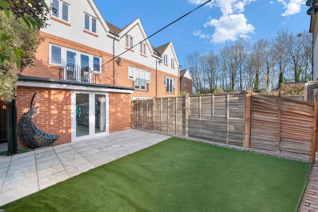 9, Morris Avenue, Uxbridge photo 5