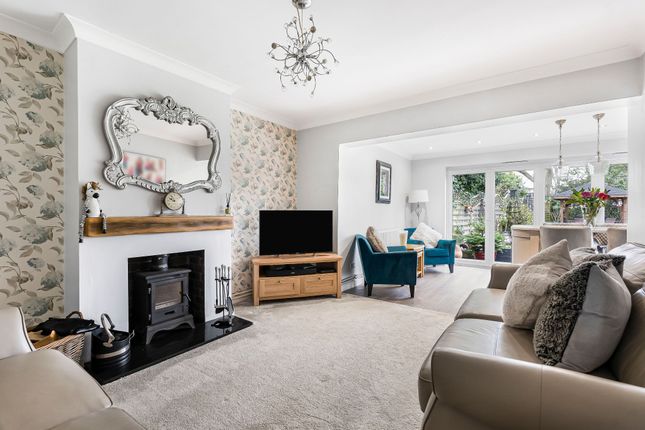 24 Oakmere Lane, Potters Bar photo 3