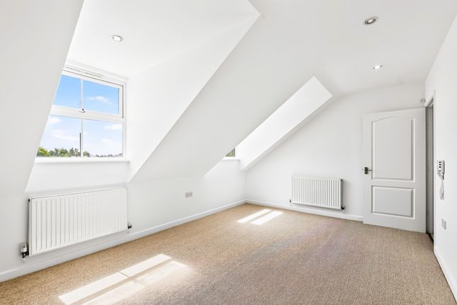 Flat 8, 75, Hope Court, Worcester photo 4
