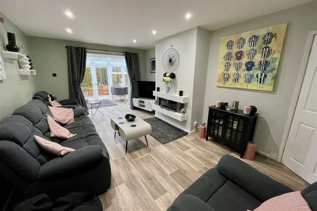 20, Edgecombe Drive, Darlington photo 2
