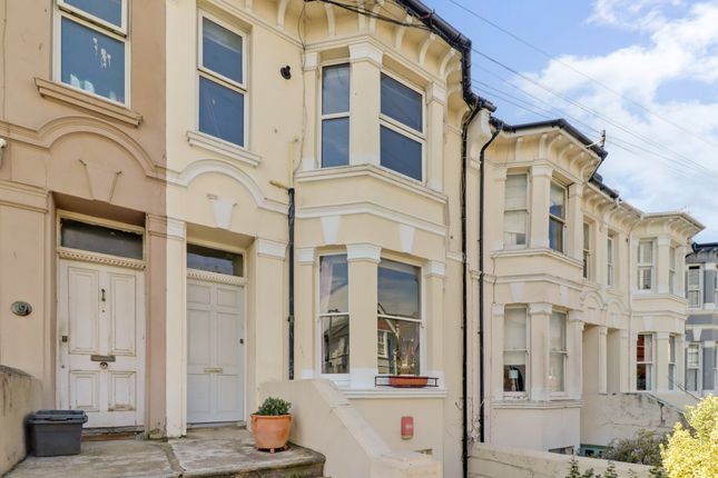Thumbnail Flat to rent in Top Floor Flat, 21 De Montfort Road, Brighton, East Sussex