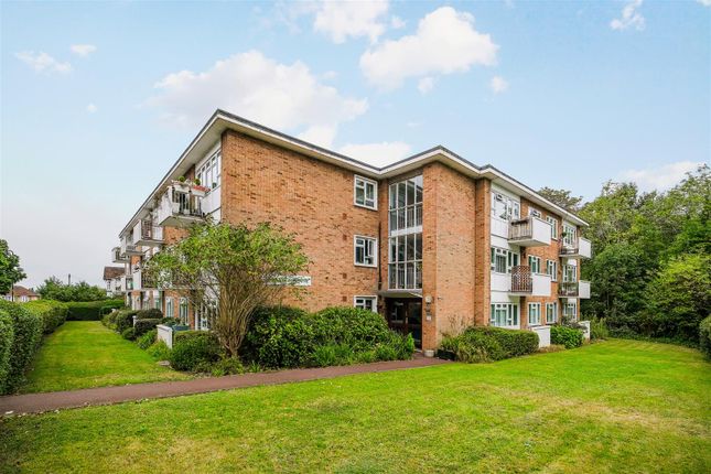2-bed flat on 95 Montalt Road, Woodford Green IG8, £339,995