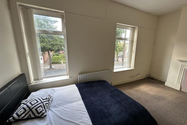 Room 5, 174, Albert Avenue, Hull photo 5