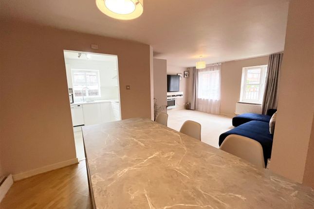 4 St Andrews Court, Brough Street West, Macclesfield photo 4