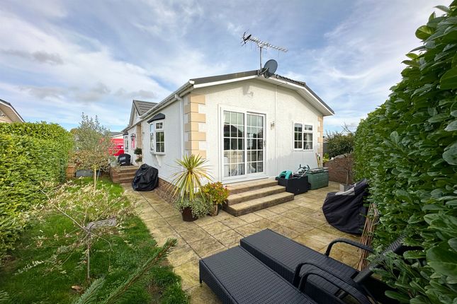 2-bed caravan on 7, The Cloisters, Half Moon Lane, Luton, £269,000